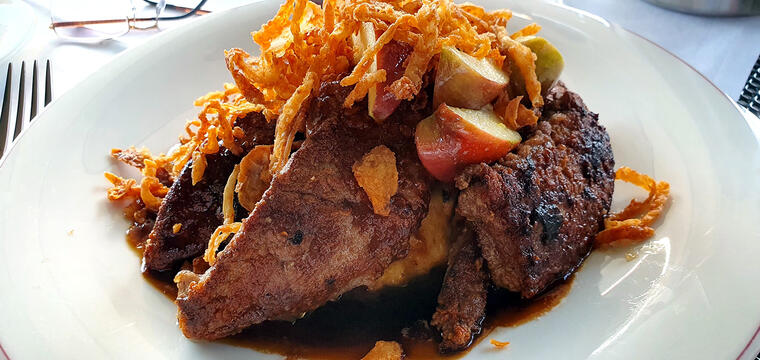 Liver "Berliner Art", with apples and onions.